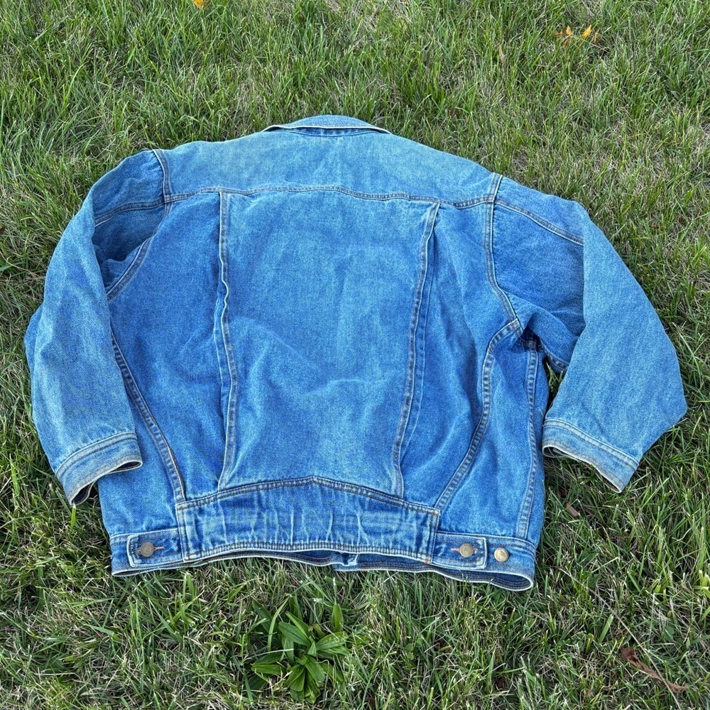 VTG River Trader Denim Distressed Jean Jacket Trucker size small *FLAW - Picture 9 of 9
